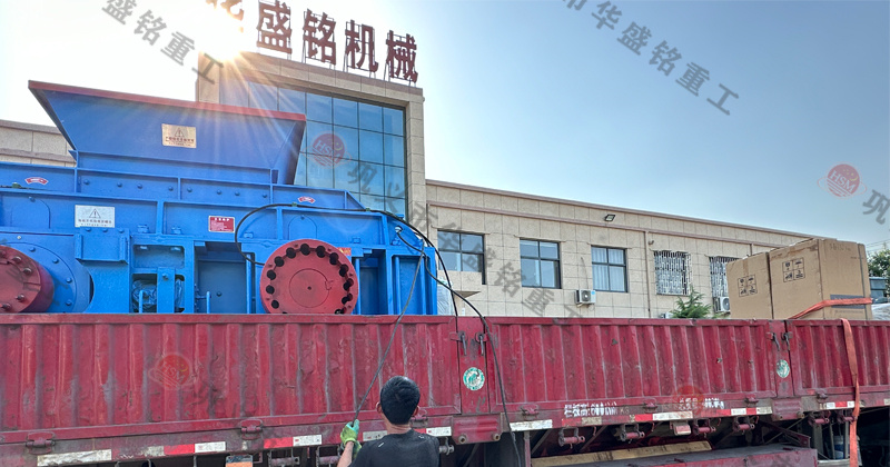 鐵礦石液壓對輥破碎機(jī)的維護(hù)成本如何？工作原理是什么？