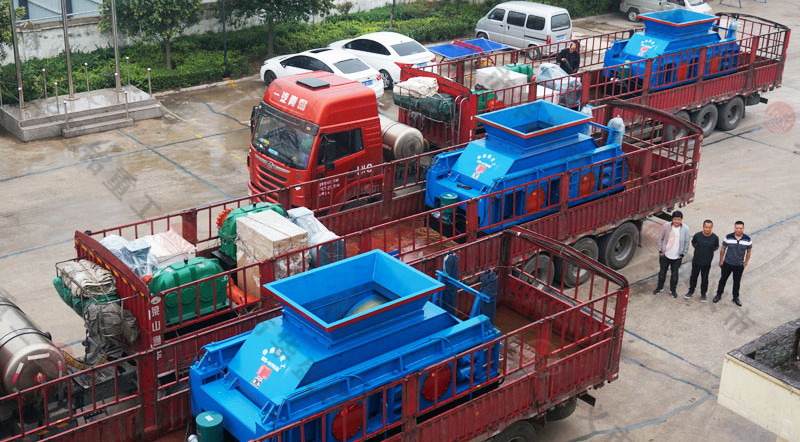 3mm以下對(duì)輥破碎機(jī)多少錢？對(duì)輥破碎機(jī)實(shí)體廠家可看客戶現(xiàn)場